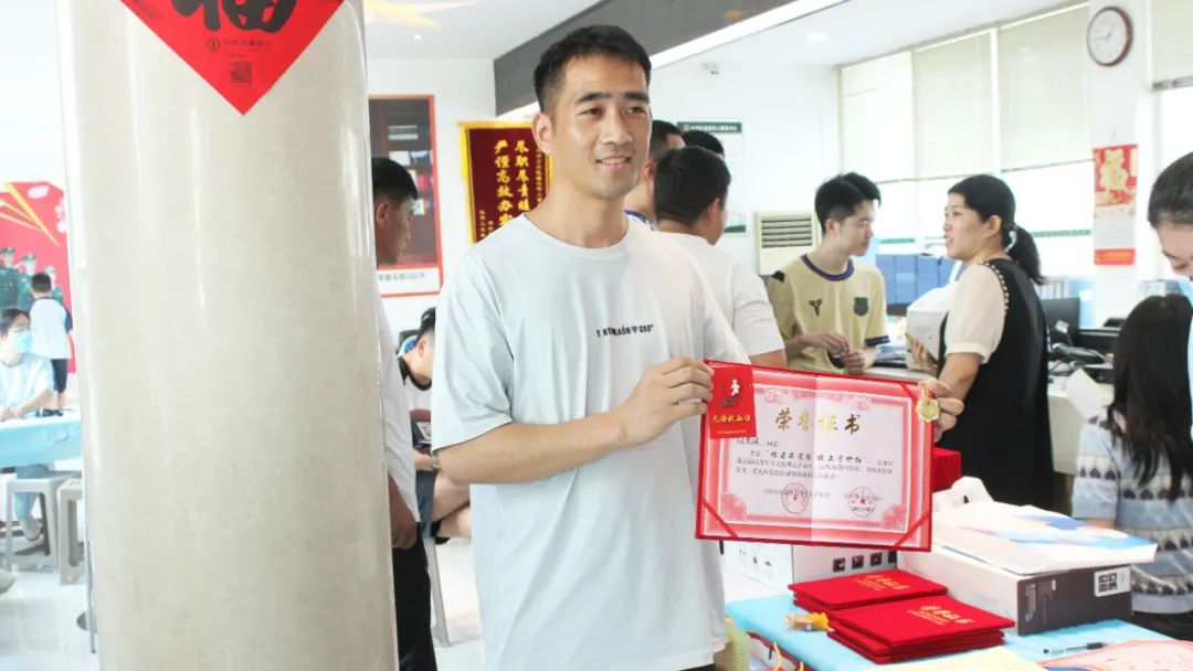 东港区第五届退役军人无偿献血活动举行
